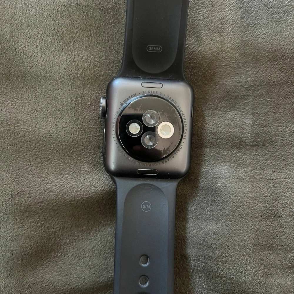 Apple Watch 38mm with cellular/GPS (Series 3)